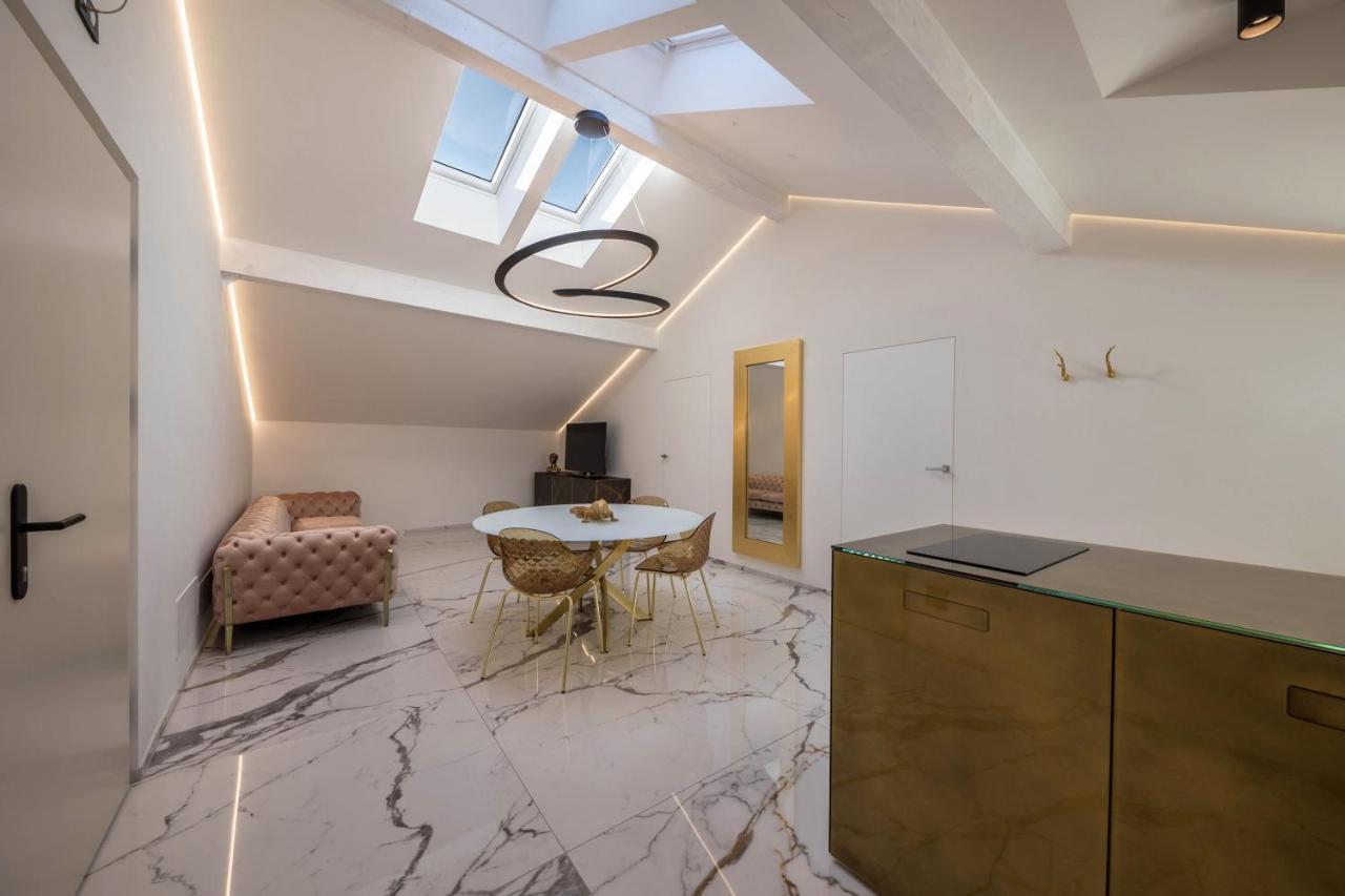 App 301 Palazzo Cavour Apartment โบลซาโน ภายนอก รูปภาพ
